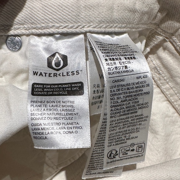 Levi's Women's Cream Straight-Leg Jeans - Picture 5 of 5